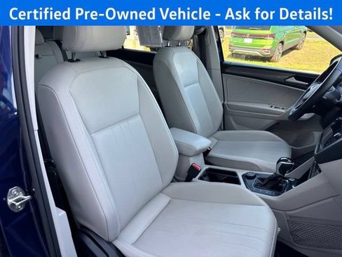 Certified 2023 Volkswagen Tiguan SE w/ Panoramic Sunroof Package AWD/4WD image 25