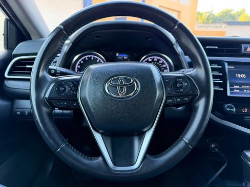 Used 2018 Toyota Camry SE w/ Moonroof Package FWD image 20