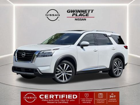 Certified 2025 Nissan Pathfinder Platinum w/ Cargo Package AWD/4WD image 1