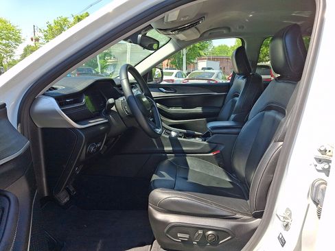 Used 2022 Jeep Grand Cherokee Limited AWD/4WD image 13