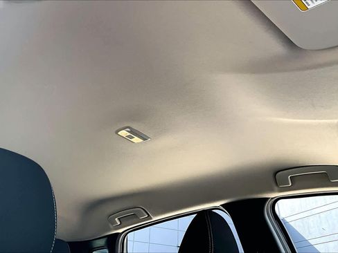 Used 2025 Nissan Kicks SV FWD image 13