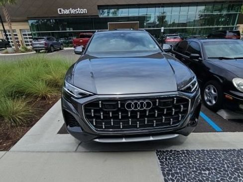 Used 2025 Audi Q8 Premium Plus AWD/4WD image 2