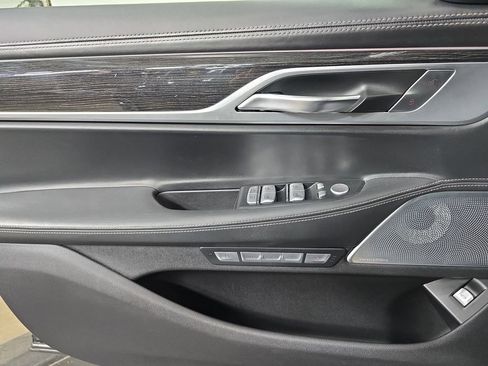 Used 2018 BMW 750i image 22