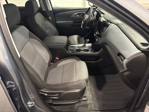 Used 2020 Chevrolet Traverse LT FWD image 40