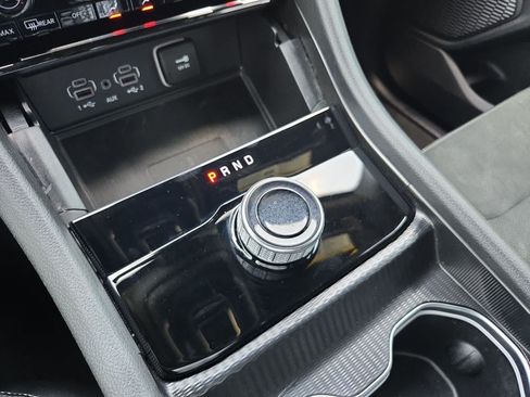 Used 2025 Jeep Grand Cherokee Altitude RWD image 30