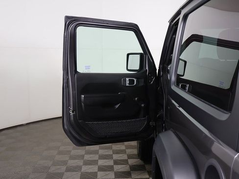 Used 2021 Jeep Wrangler Sport AWD/4WD image 15