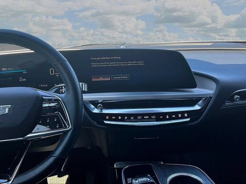 Used 2024 Cadillac Lyriq Luxury RWD image 9