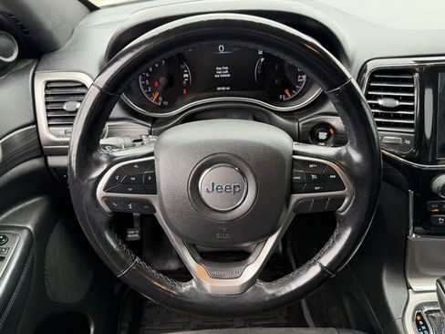 Used 2021 Jeep Grand Cherokee Laredo X image 12