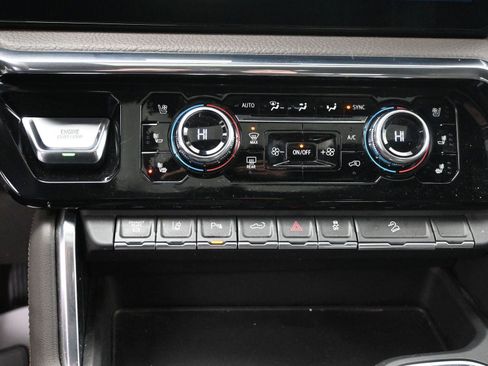 Used 2024 GMC Sierra 2500 Denali w/ Denali Reserve Package image 36