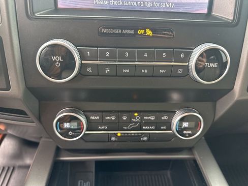 Used 2021 Ford Expedition XLT RWD image 19