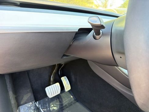 Used 2024 Tesla Model Y Performance AWD/4WD image 27