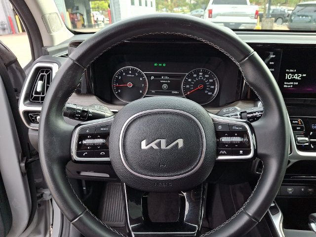 Certified 2023 Kia Sorento EX w/ Panoramic Sunroof Package FWD image 24