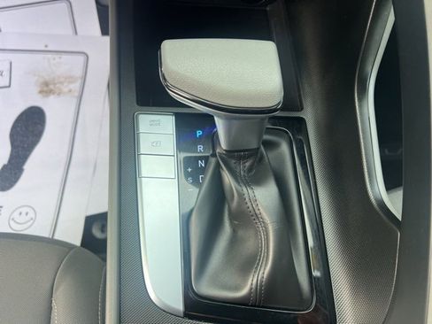 Used 2024 Hyundai Elantra SEL image 27