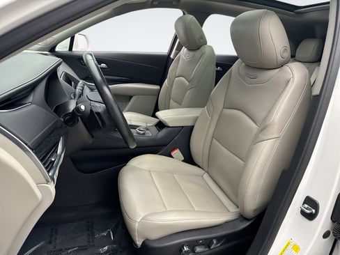 Used 2020 Cadillac XT4 Premium Luxury image 11
