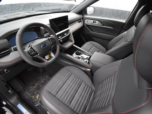 New 2026 Ford Explorer ST-Line image 8