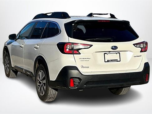 Used 2022 Subaru Outback Premium image 4