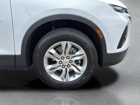 Used 2022 Chevrolet Blazer LT AWD/4WD image 36