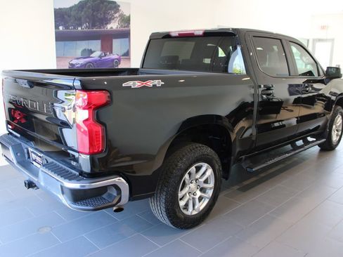 Used 2022 Chevrolet Silverado 1500 LT AWD/4WD image 21