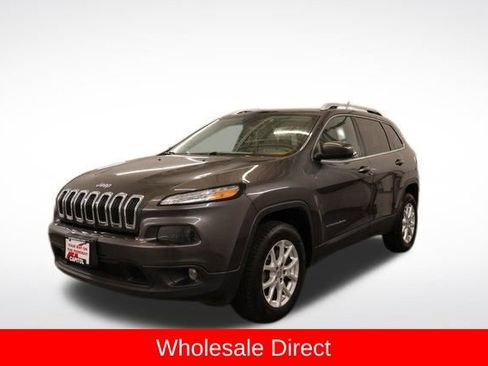 Used 2015 Jeep Cherokee Latitude w/ Cold Weather Group AWD/4WD image 5
