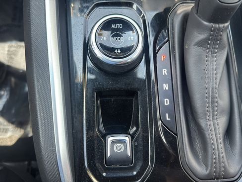 Used 2023 Chevrolet Colorado Trail Boss AWD/4WD image 33