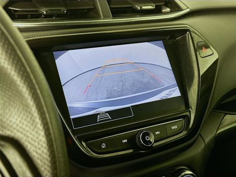 Used 2022 Chevrolet TrailBlazer LT w/ Convenience Package image 13