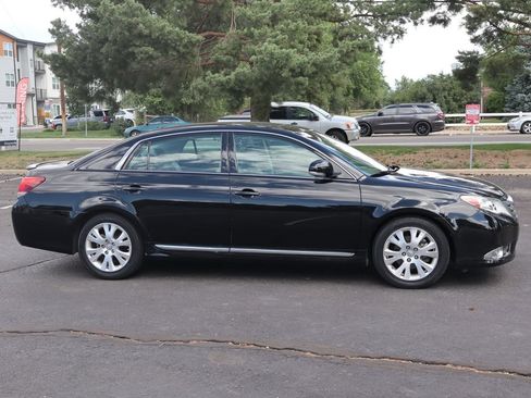 Used 2012 Toyota Avalon FWD image 3