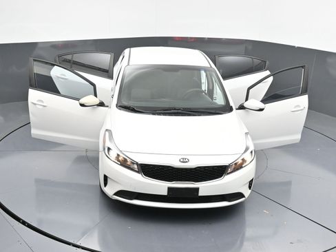 Used 2017 Kia Forte LX w/ LX Popular Package image 34