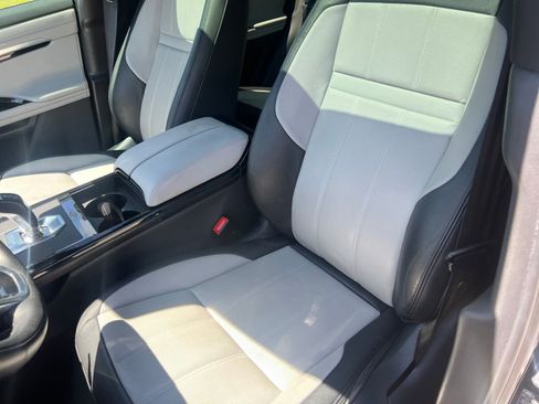 Used 2022 Land Rover Range Rover Evoque R-Dynamic S AWD/4WD image 12