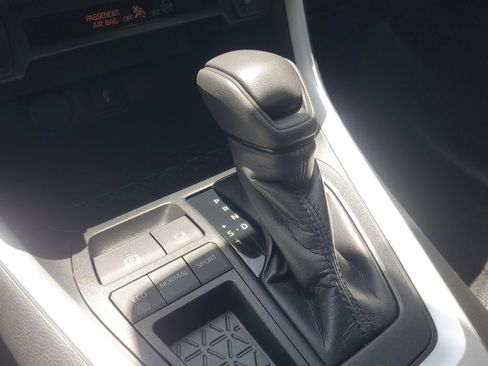 Used 2021 Toyota RAV4 XLE image 29