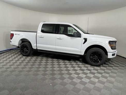 New 2026 Ford F150 XLT w/ XLT Black Appearance Package AWD/4WD image 6
