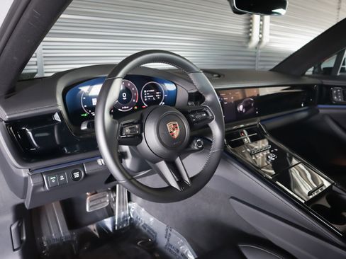 Used 2025 Porsche Panamera 4 AWD/4WD image 4