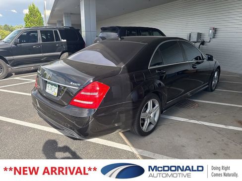 Used 2011 Mercedes-Benz S 550 4MATIC image 4