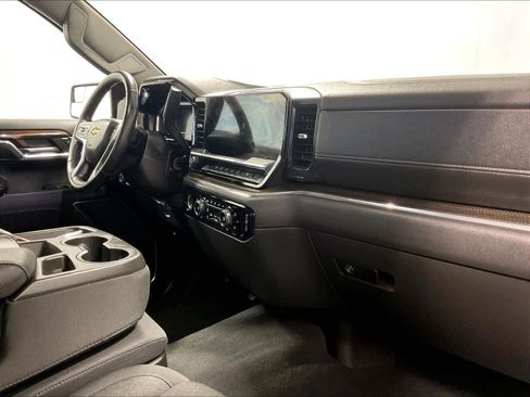 Used 2023 Chevrolet Silverado 1500 LT image 14