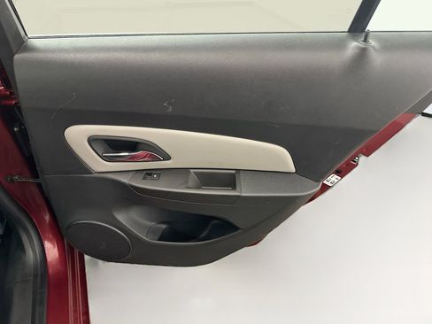 Used 2015 Chevrolet Cruze LT FWD image 29
