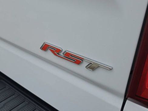 Used 2022 Chevrolet Silverado 1500 RST RWD image 6