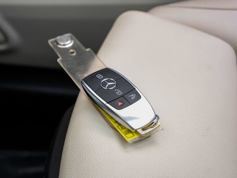 Used 2023 Mercedes-Benz GLB 250 GLB 250 w/ Premium Package image 61