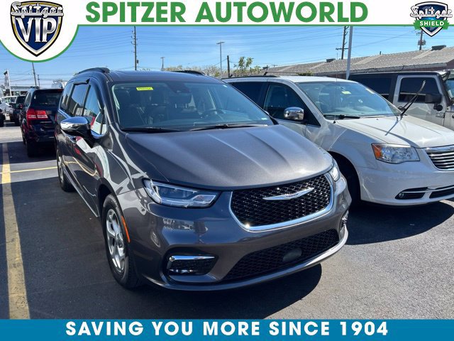 Used 2023 Chrysler Pacifica Limited FWD image 1
