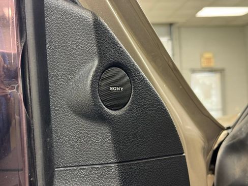 Used 2017 Ford Expedition Limited w/ Equipment Group 301A AWD/4WD image 9