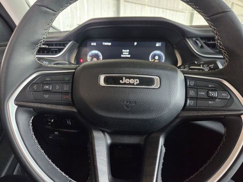 Certified 2024 Jeep Grand Cherokee L Limited AWD/4WD image 8