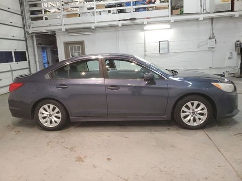 Used 2017 Subaru Legacy 2.5i Premium image 9