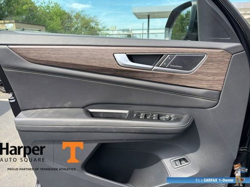 Used 2025 Volkswagen Atlas SEL Premium R-Line image 18