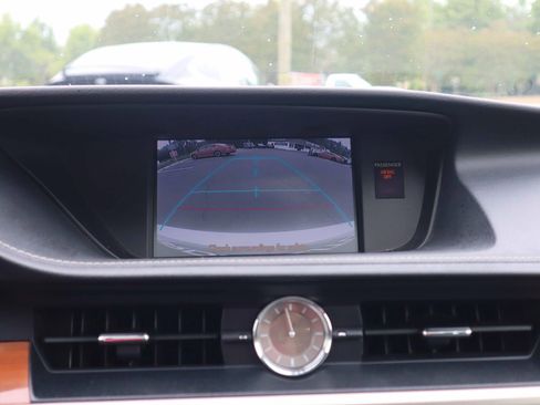 Used 2013 Lexus ES 300h w/ Luxury Pkg FWD image 20