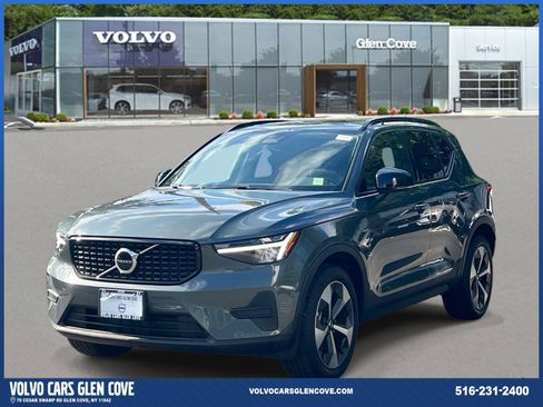 Used 2026 Volvo XC40 B5 Core w/ Protection Package Premier AWD/4WD image 3