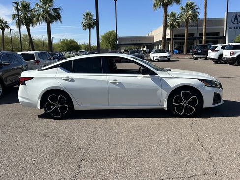 Used 2024 Nissan Altima 2.5 SR FWD image 6
