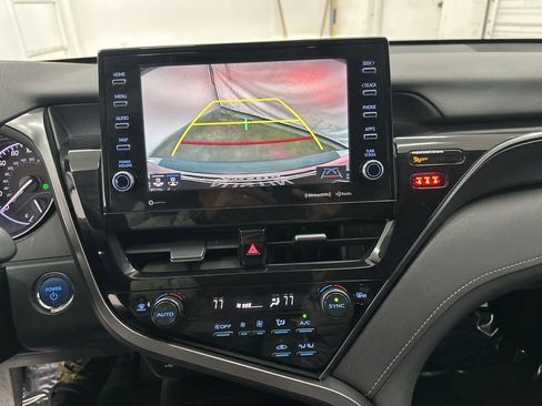 Used 2022 Toyota Camry SE image 15