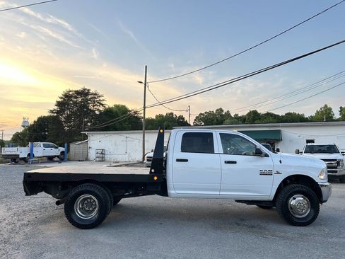 Used 2018 RAM 3500 Tradesman w/ Chrome Appearance Group RWD image 5