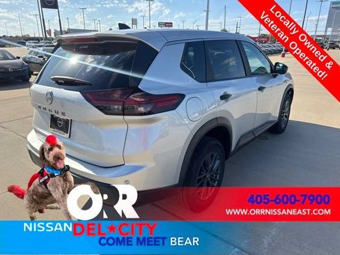 Used 2024 Nissan Rogue S FWD image 5