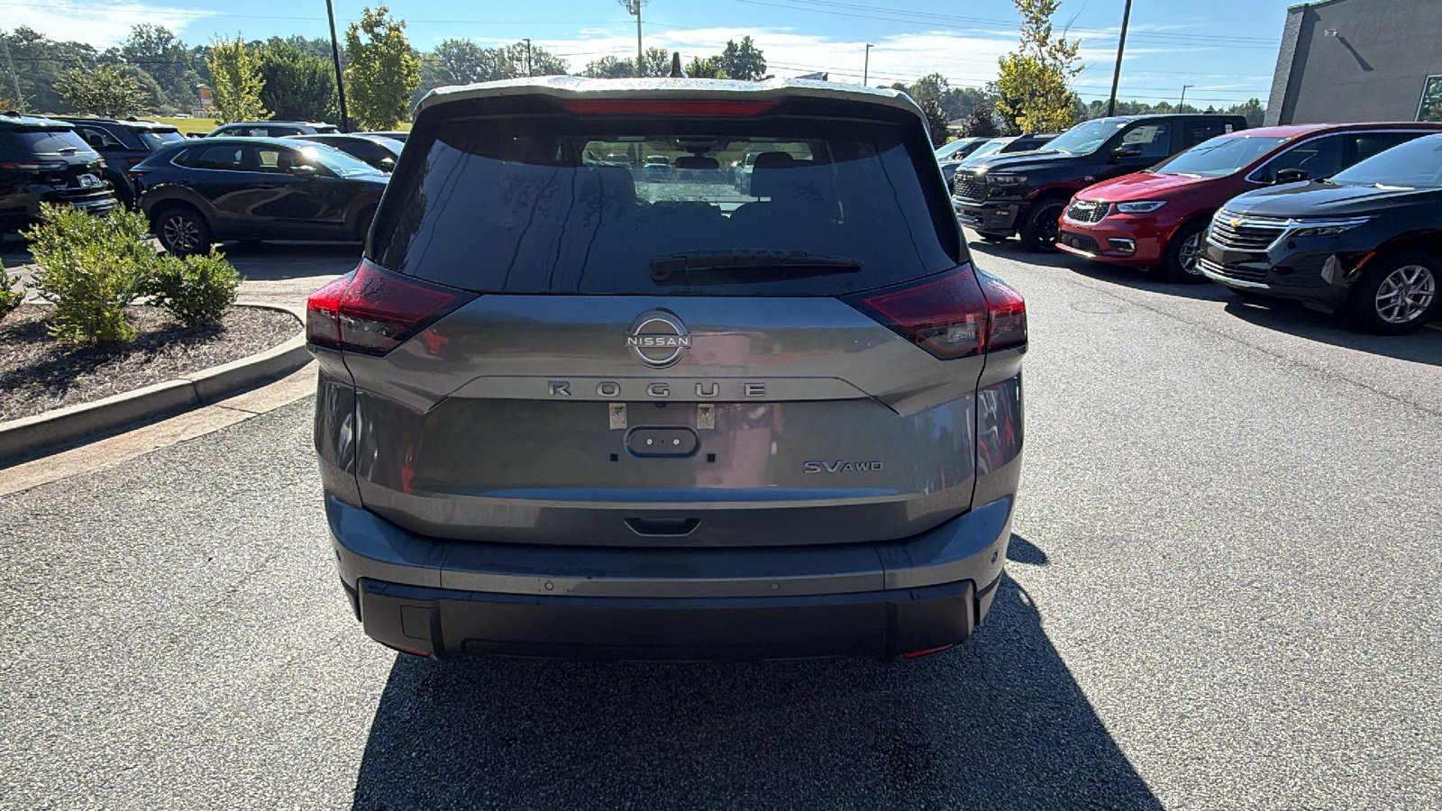 Used 2024 Nissan Rogue SV AWD/4WD image 9