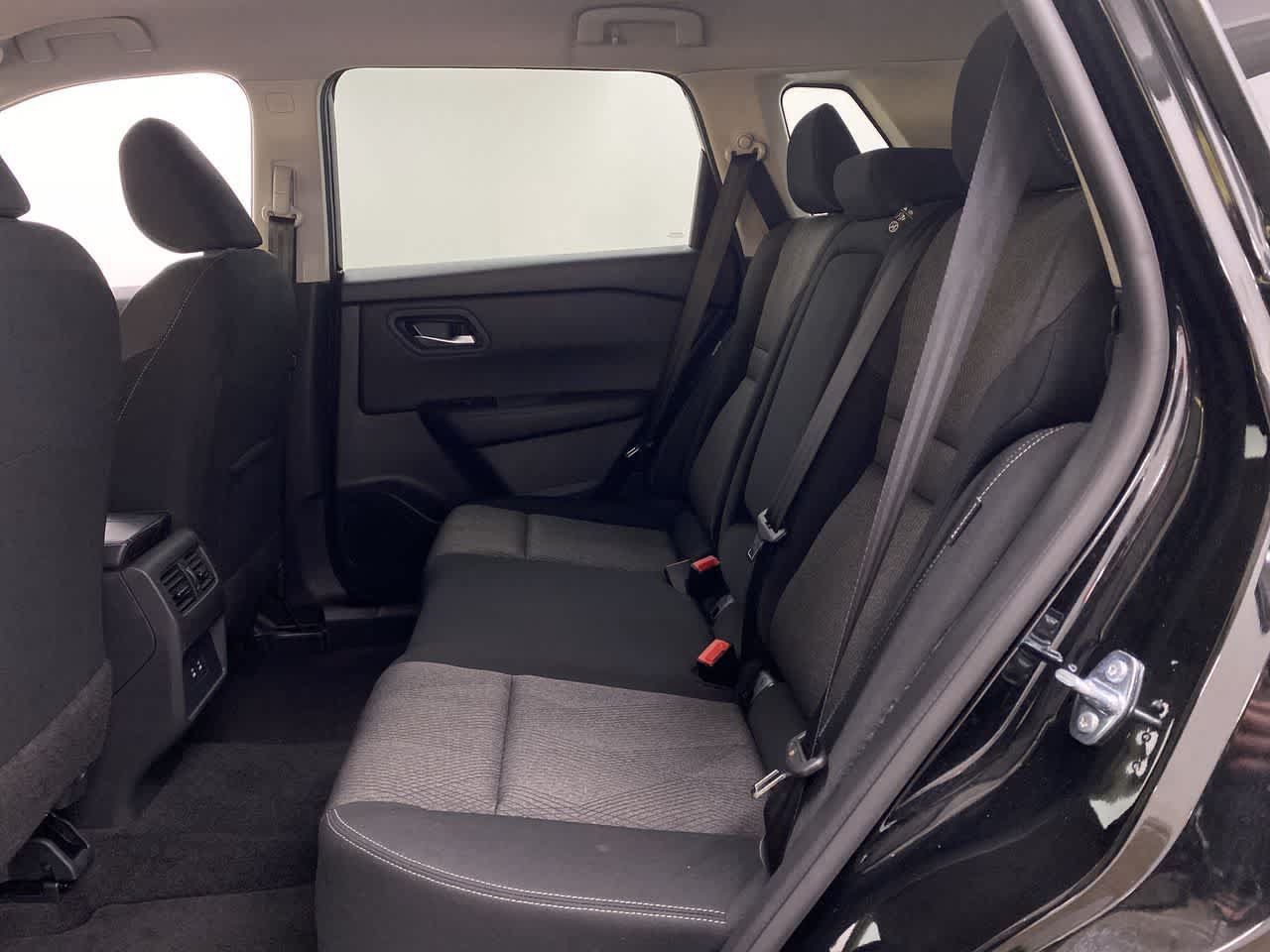 Used 2025 Nissan Rogue SV AWD/4WD image 16