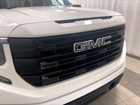 Used 2024 GMC Sierra 1500 Elevation image 31
